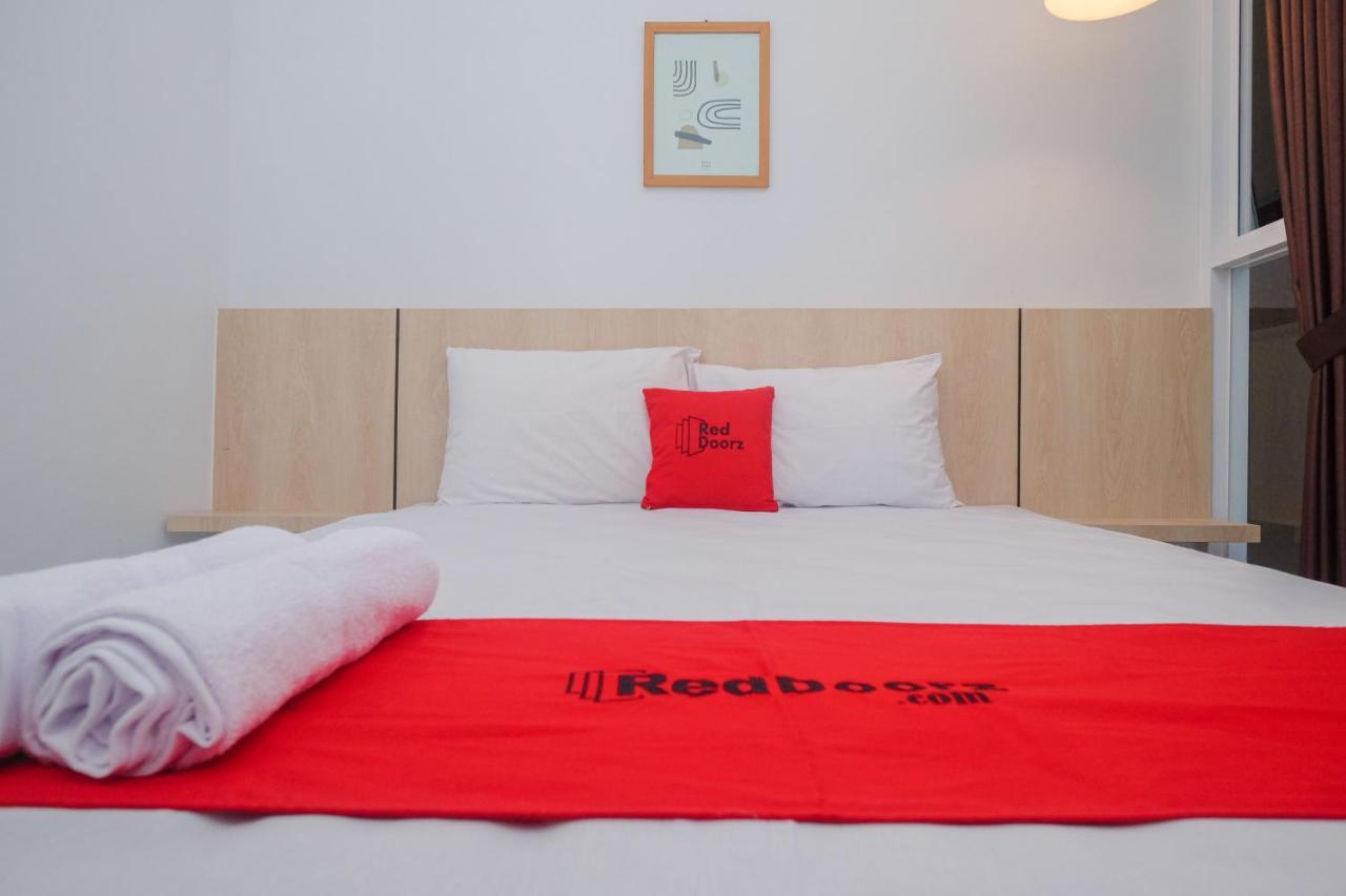 ホテル Reddoorz Syariah @ Tlogosari Semarang Alastuwo エクステリア 写真