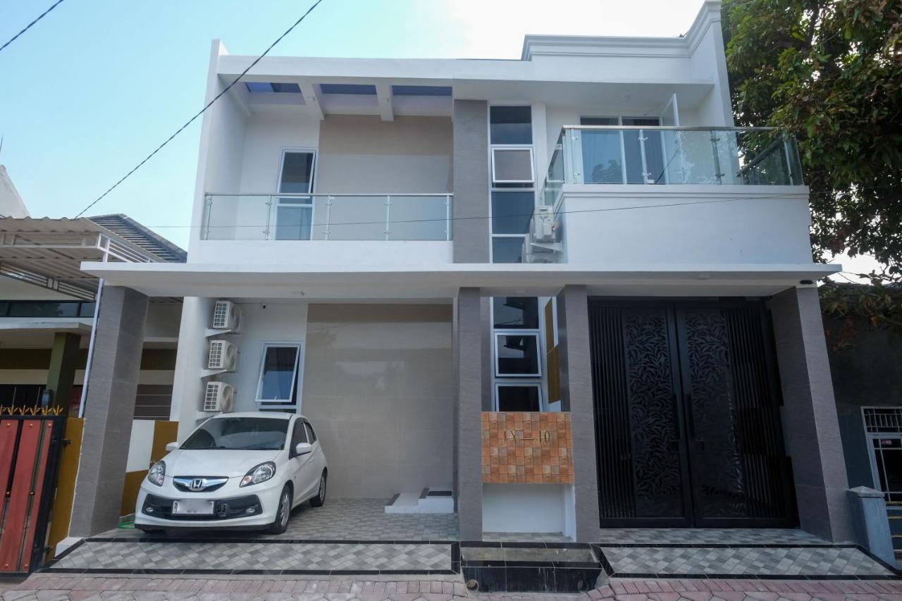 ホテル Reddoorz Syariah @ Tlogosari Semarang Alastuwo エクステリア 写真